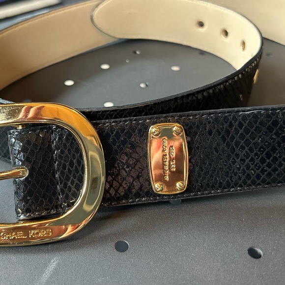Michael Kors embossed snakeskin belt - Picture 3 of 4